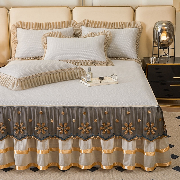 91家纺网 家纺一手货源 找家纺 情恒家纺   2025新款提花PE海洋丝可脱卸床裙席三件套 阡陌 奶咖