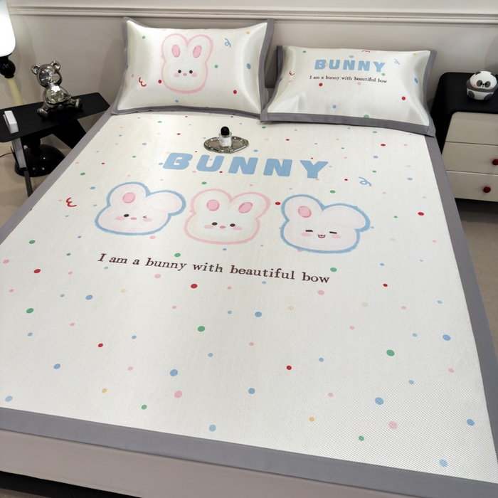 91家纺网 家纺一手货源 找家纺 倾慕  2025新款数码大版时尚卡通风冰藤席 BUNNY兔