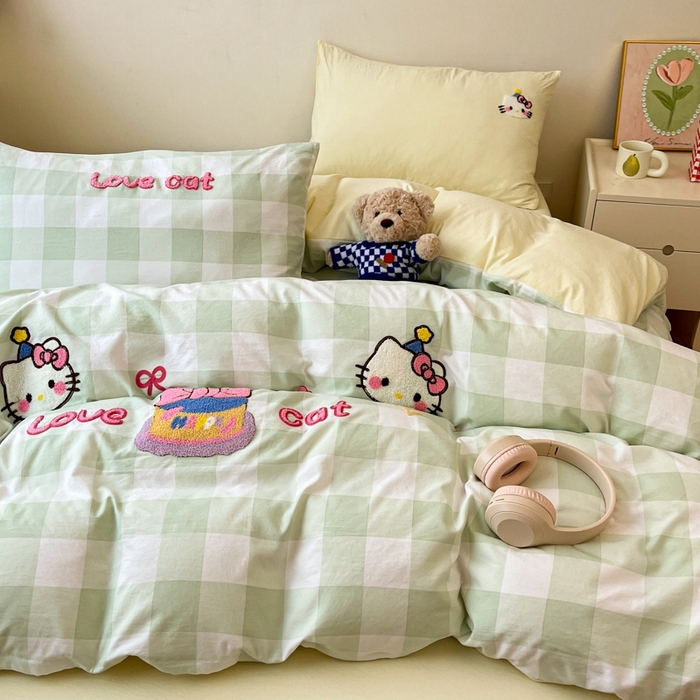 91家纺网 家纺一手货源 找家纺 雨帆  2025新款卡通水洗棉毛巾绣四件套 绿格芝士