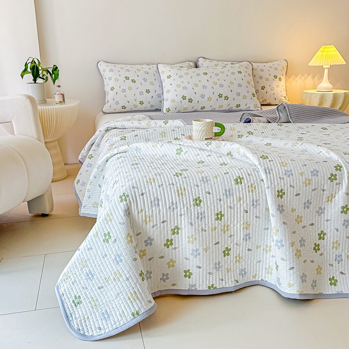 91家纺网 家纺一手货源 找家纺 橘夏家纺2025爆款棉感珍珠绸印花床盖三件套 朵朵花林--雅韵灰