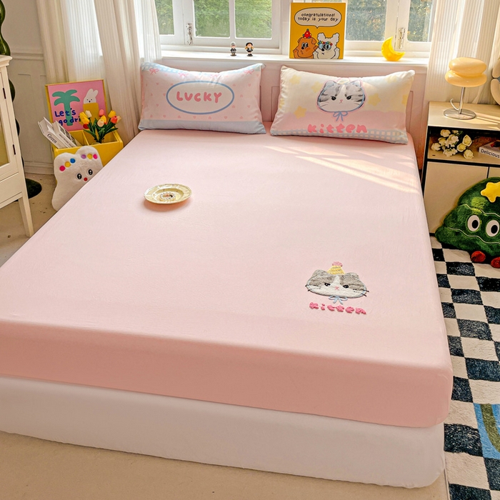 91家纺网 家纺一手货源 找家纺 海岛哥哥 2025春夏新款大版枕套毛巾绣床笠 大版个性猫咪