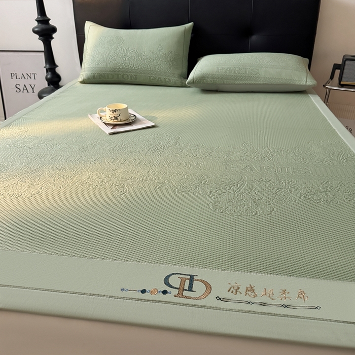 91家纺网 家纺一手货源 找家纺 怡源梦家纺2025新款冰豆豆凉席三件套-巴黎世家系列 巴黎世家 绿色