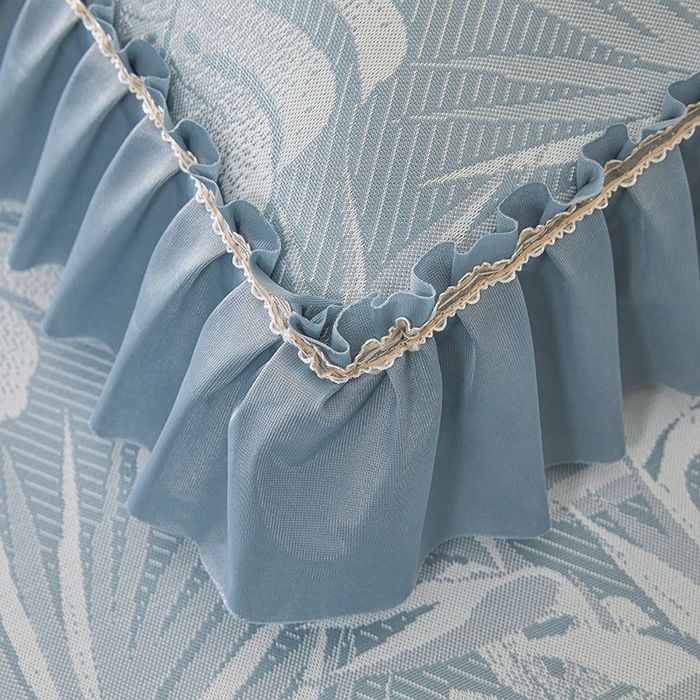 91家纺网 家纺一手货源 找家纺 情恒家纺   2025新款提花PE海洋丝可脱卸床裙席三件套 生如夏花 雾蓝