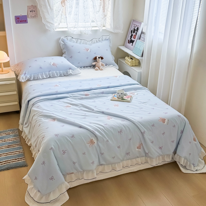 91家纺网 家纺一手货源 找家纺 九花鹿 2025新款凉感提花夏被 蝴蝶结小兔(蓝）