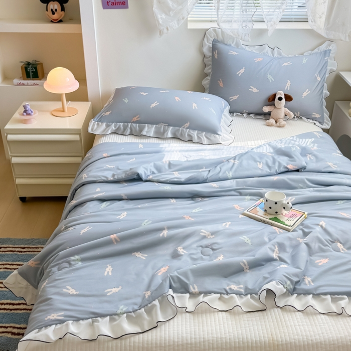 91家纺网 家纺一手货源 找家纺 九花鹿 2025新款凉感提花夏被 啵啵兔(浅蓝）