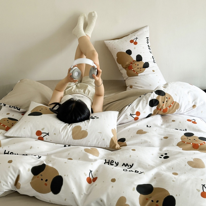 91家纺网 家纺一手货源 找家纺 澳梵家居 2025新款全棉印花四件套 乖乖狗