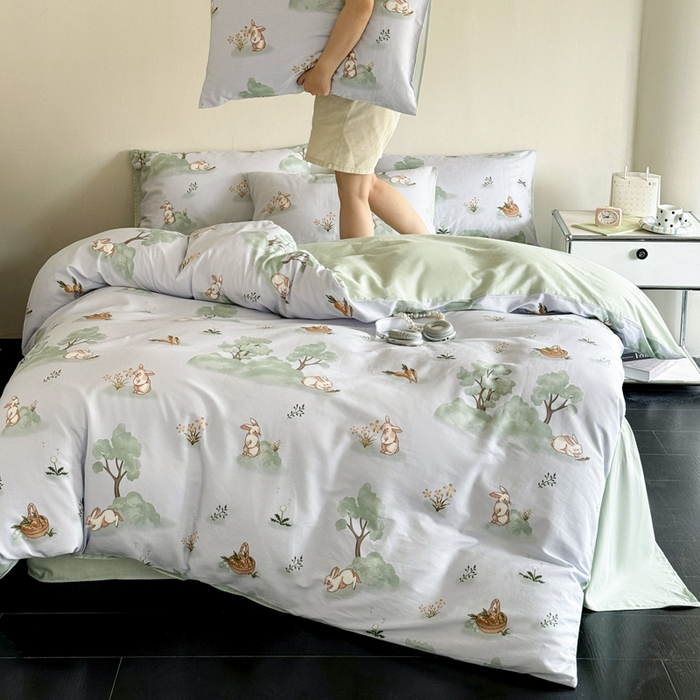 91家纺网 家纺一手货源 找家纺 澳梵家居 2025新款全棉印花四件套 兔林梦境