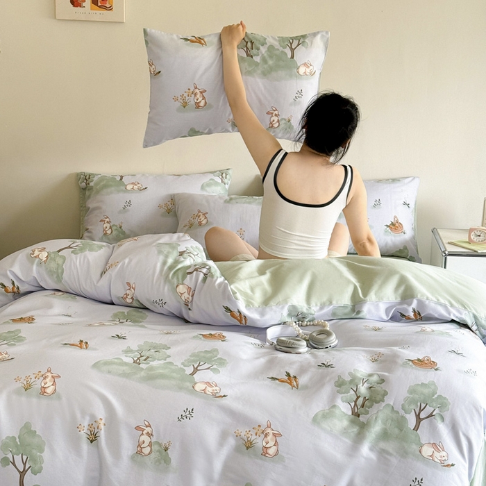 91家纺网 家纺一手货源 找家纺 澳梵家居 2025新款全棉印花四件套 兔林梦境