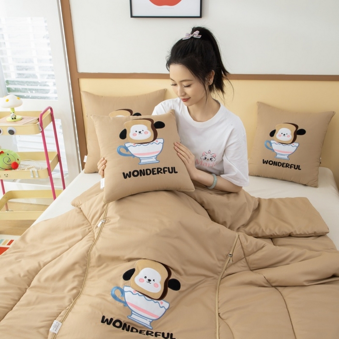 91家纺网 家纺一手货源 找家纺 （总）照世家纺 2025新款多功能贴布绣大豆抱枕被【控价不能低于 40的58 45的75 50的89】