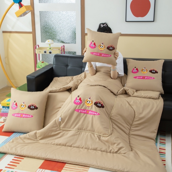 91家纺网 家纺一手货源 找家纺 （总）照世家纺 2025新款多功能贴布绣大豆抱枕被【控价不能低于 40的58 45的75 50的89】