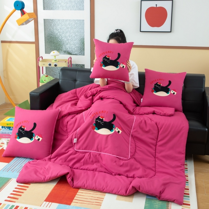 91家纺网 家纺一手货源 找家纺 （总）照世家纺 2025新款多功能贴布绣大豆抱枕被【控价不能低于 40的58 45的75 50的89】