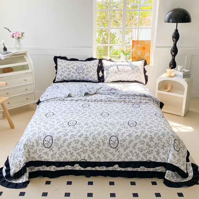 91家纺网 家纺一手货源 找家纺 （总）佳品居 2025新款A类水洗棉夹棉夏被床盖四件套-赫本风