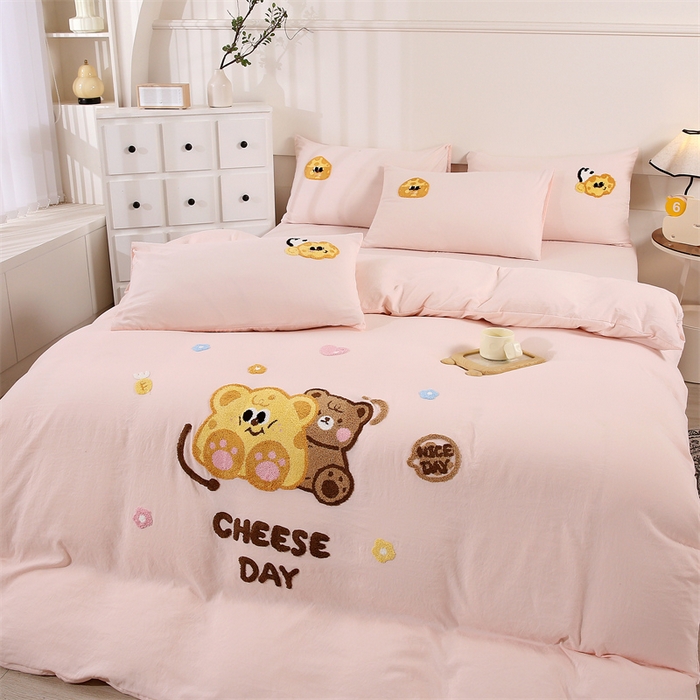 91家纺网 家纺一手货源 找家纺 优米家纺 2025新款A类水洗棉毛巾绣四件套-奶酪小熊 奶酪小熊-柔情玉