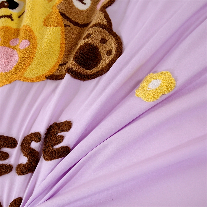 91家纺网 家纺一手货源 找家纺 优米家纺 2025新款A类水洗棉毛巾绣四件套-奶酪小熊 奶酪小熊-神秘紫