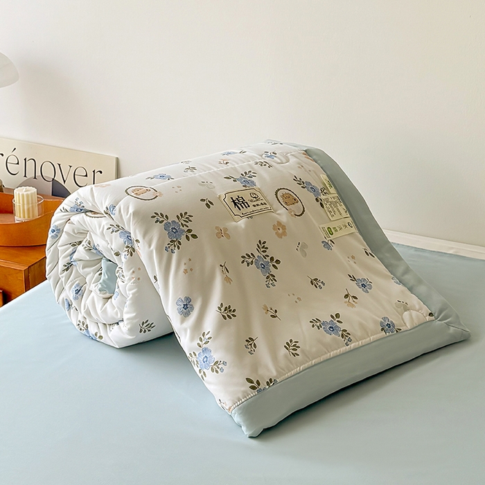 91家纺网 家纺一手货源 找家纺 优尚家纺 2025新款水洗棉棉花夏被 花卉清新系列-青花韵