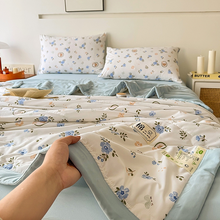 91家纺网 家纺一手货源 找家纺 优尚家纺 2025新款水洗棉棉花夏被 花卉清新系列-青花韵