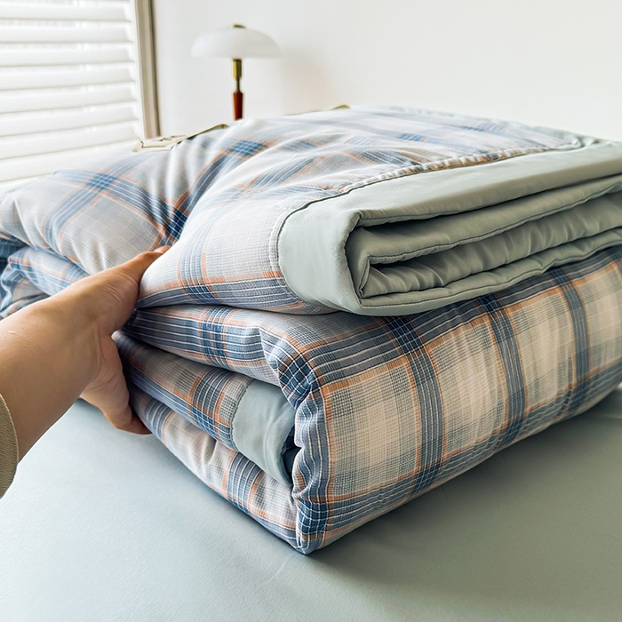 91家纺网 家纺一手货源 找家纺 优尚家纺 2025新款水洗棉棉花夏被 无印风系列-蓝韵格