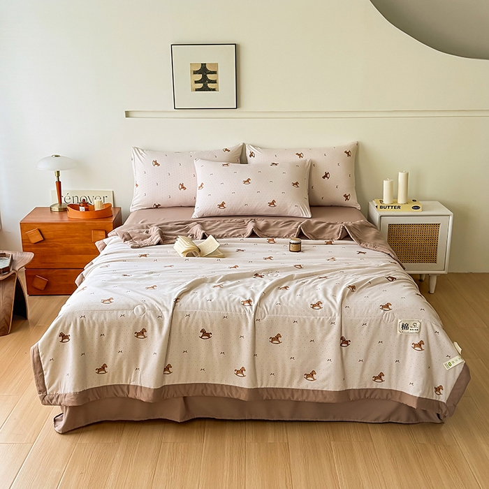 91家纺网 家纺一手货源 找家纺 优尚家纺 2025新款水洗棉棉花夏被 花卉清新系列-小木马