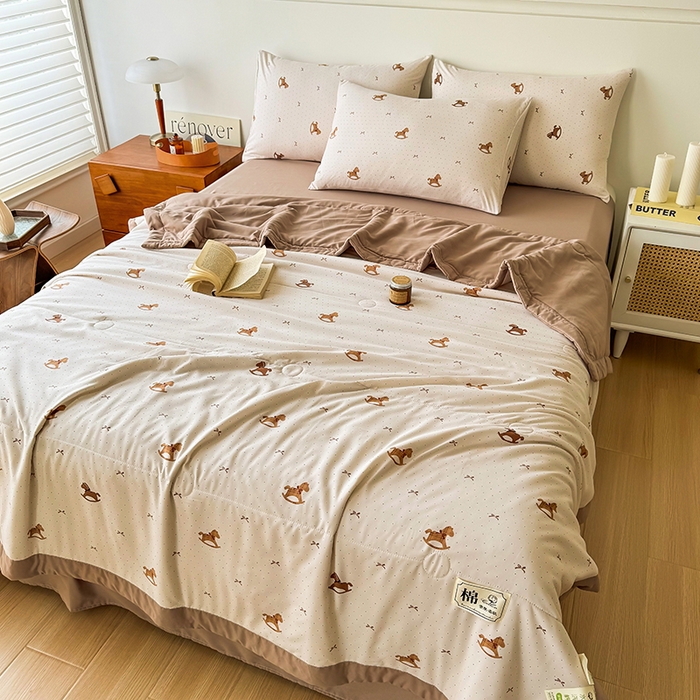 91家纺网 家纺一手货源 找家纺 优尚家纺 2025新款水洗棉棉花夏被 花卉清新系列-小木马