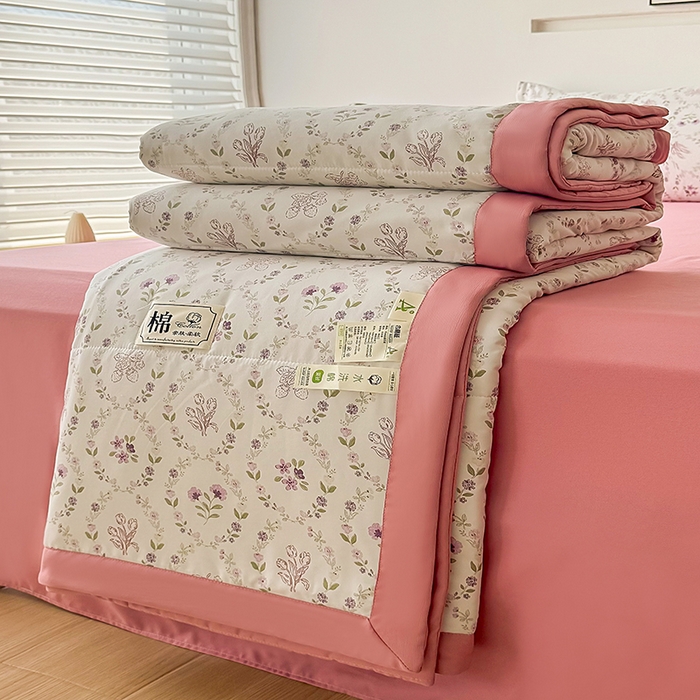 91家纺网 家纺一手货源 找家纺 优尚家纺 2025新款水洗棉棉花夏被 花卉清新系列-烟萝紫