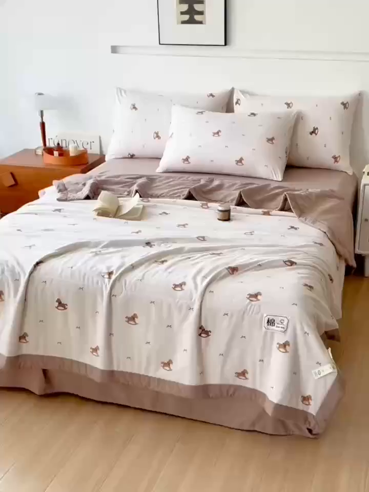 91家纺网 家纺一手货源 找家纺 优尚家纺 2025新款水洗棉棉花夏被 花卉清新系列-小木马