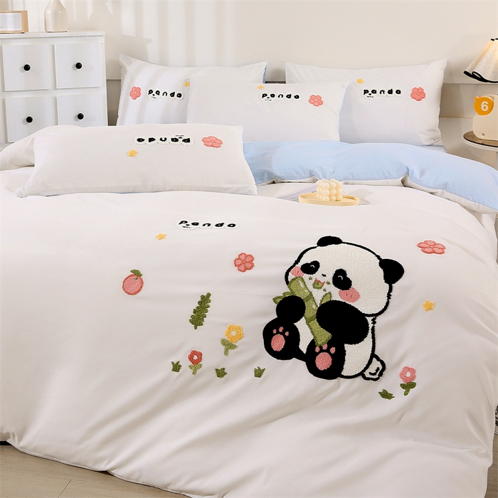 91家纺网 家纺一手货源 找家纺 优米家纺 2025新款A类水洗棉毛巾绣四件套-熊猫 熊猫-月光白