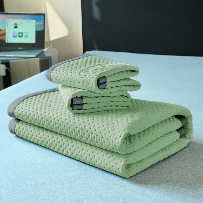 91家纺网 家纺一手货源 找家纺 金盛皇朝家纺 2025新款冰丝凉感凉豆豆凉席席子凉席-床席款 雅宝绿