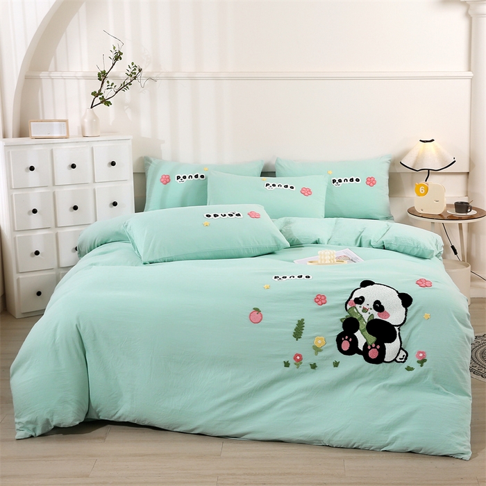 91家纺网 家纺一手货源 找家纺 优米家纺 2025新款A类水洗棉毛巾绣四件套-熊猫 熊猫-青草绿