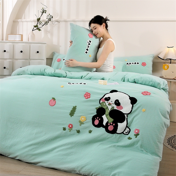 91家纺网 家纺一手货源 找家纺 优米家纺 2025新款A类水洗棉毛巾绣四件套-熊猫 熊猫-青草绿