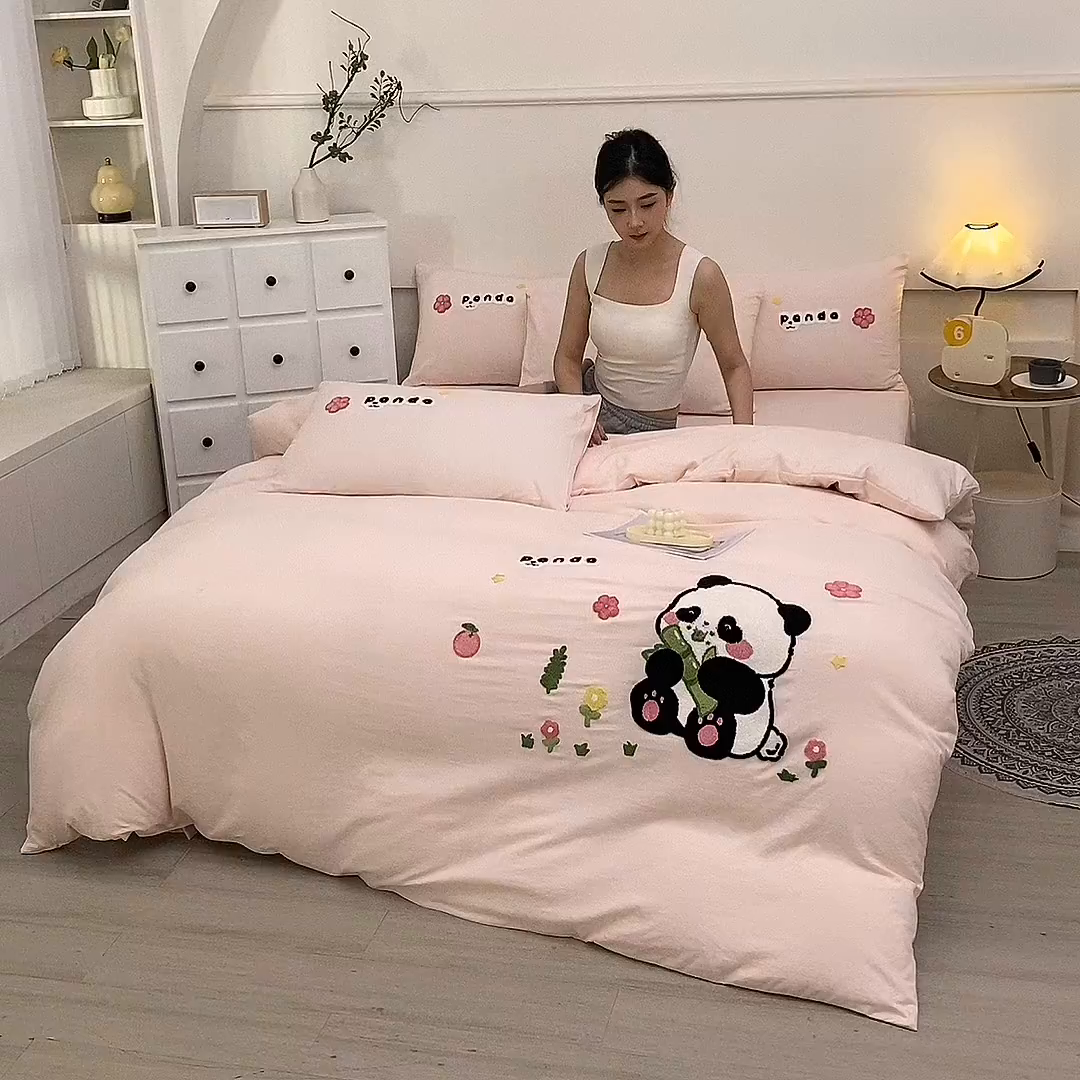 91家纺网 家纺一手货源 找家纺 优米家纺 2025新款A类水洗棉毛巾绣四件套-熊猫 熊猫-柔情玉