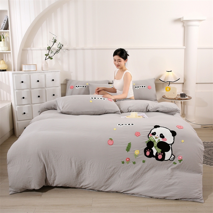 91家纺网 家纺一手货源 找家纺 优米家纺 2025新款A类水洗棉毛巾绣四件套-熊猫 熊猫-绅士灰