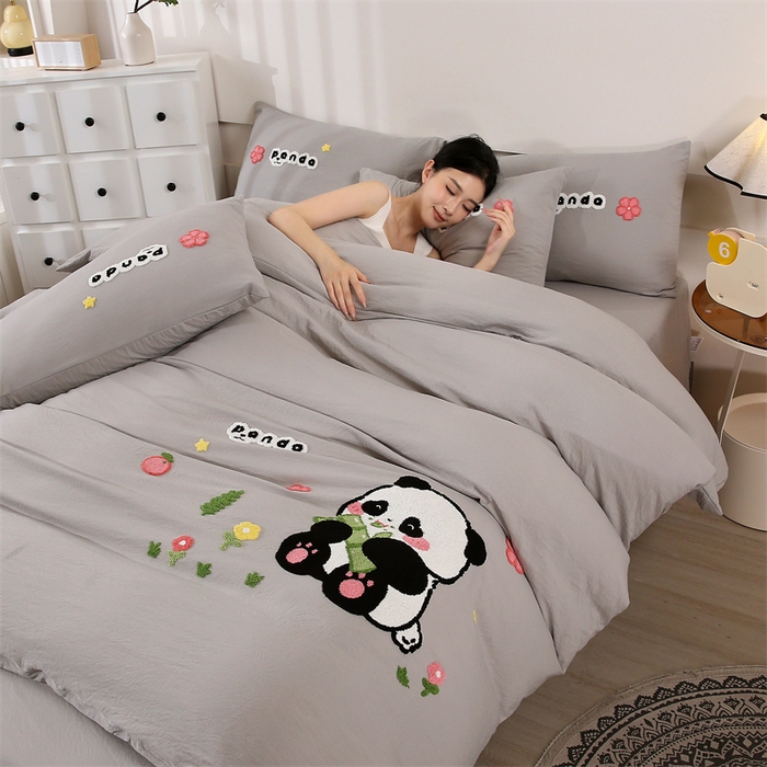 91家纺网 家纺一手货源 找家纺 优米家纺 2025新款A类水洗棉毛巾绣四件套-熊猫 熊猫-绅士灰