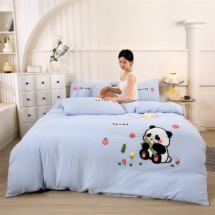 91家纺网 家纺一手货源 找家纺 优米家纺 2025新款A类水洗棉毛巾绣四件套-熊猫 熊猫-天空蓝