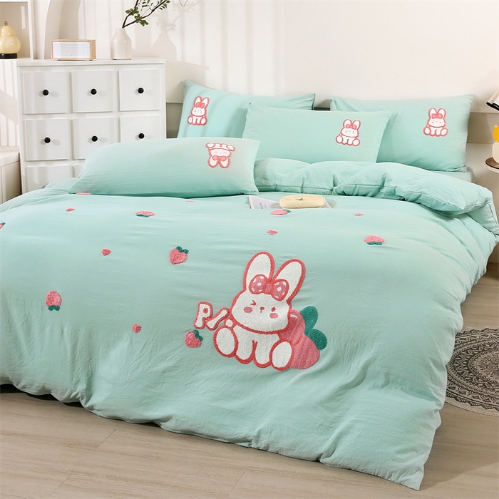 91家纺网 家纺一手货源 找家纺 优米家纺 2025新款A类水洗棉毛巾绣四件套-桃子兔 桃子兔-青草绿