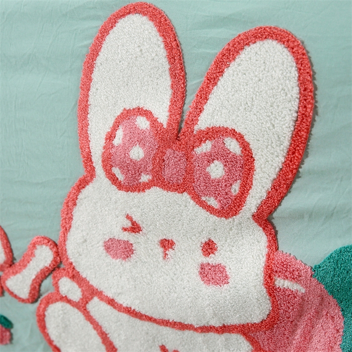 91家纺网 家纺一手货源 找家纺 优米家纺 2025新款A类水洗棉毛巾绣四件套-桃子兔 桃子兔-青草绿