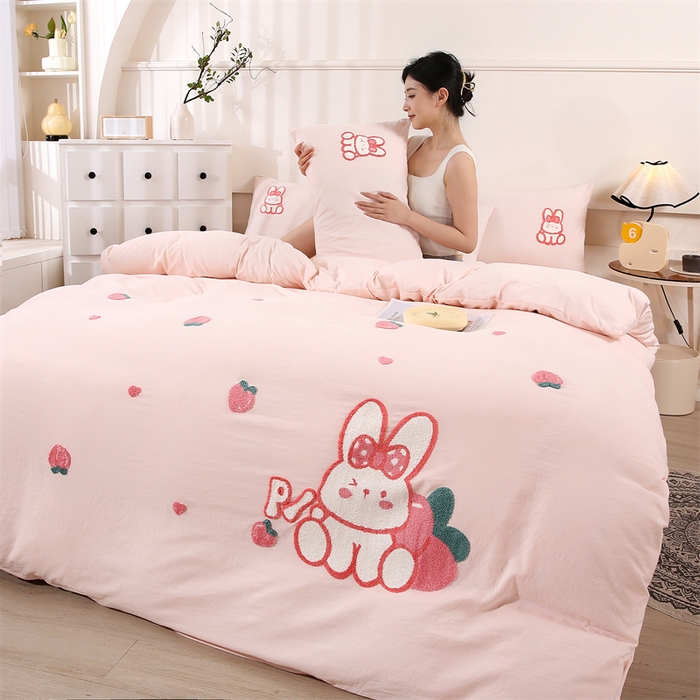 91家纺网 家纺一手货源 找家纺 优米家纺 2025新款A类水洗棉毛巾绣四件套-桃子兔 桃子兔-柔情玉