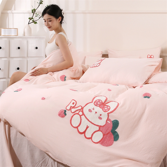 91家纺网 家纺一手货源 找家纺 优米家纺 2025新款A类水洗棉毛巾绣四件套-桃子兔 桃子兔-柔情玉