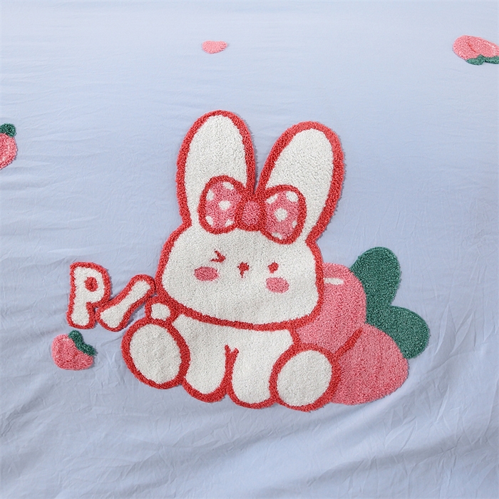 91家纺网 家纺一手货源 找家纺 优米家纺 2025新款A类水洗棉毛巾绣四件套-桃子兔 桃子兔-天空蓝