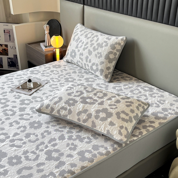 91家纺网 家纺一手货源 找家纺 （总）子曰 2025春夏新款A类中分子430gPE聚乙烯乙纶凉豆豆凉席-床笠款