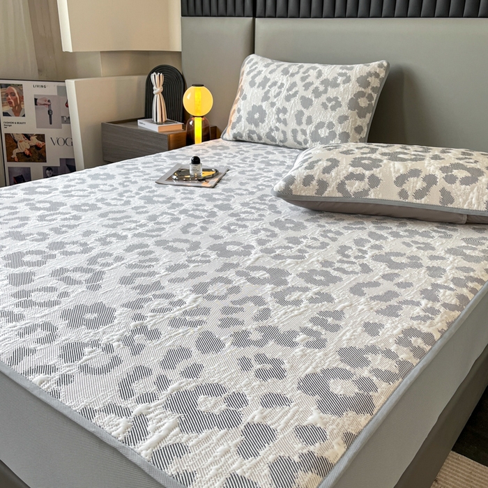 91家纺网 家纺一手货源 找家纺 （总）子曰 2025春夏新款A类中分子430gPE聚乙烯乙纶凉豆豆凉席-床笠款