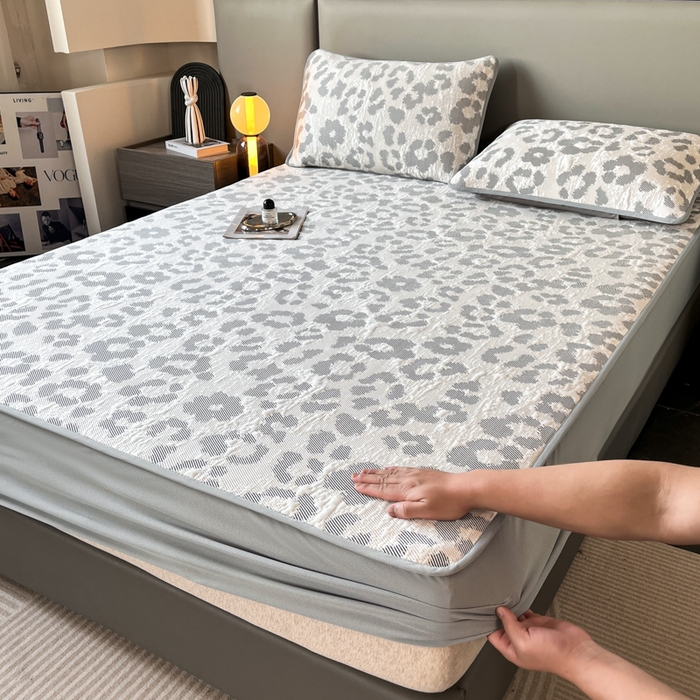 91家纺网 家纺一手货源 找家纺 （总）子曰 2025春夏新款A类中分子430gPE聚乙烯乙纶凉豆豆凉席-床笠款