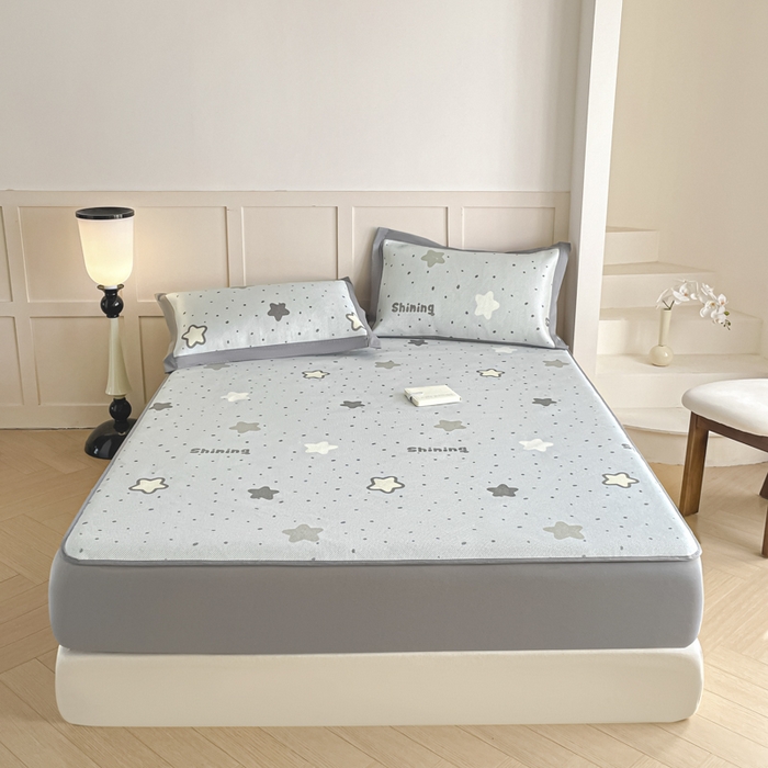 91家纺网 家纺一手货源 找家纺 柒月家居 2025新款小清新印花冰藤系列凉席席子-床笠款 夜空