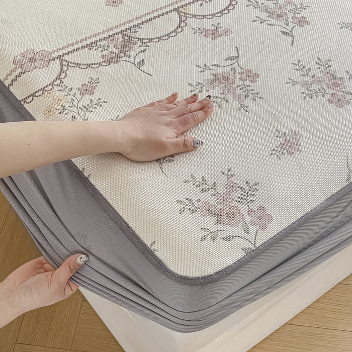 91家纺网 家纺一手货源 找家纺 柒月家居 2025新款小清新印花冰藤系列凉席席子-床笠款 花蔓