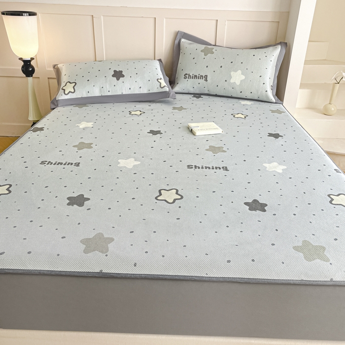 91家纺网 家纺一手货源 找家纺 柒月家居 2025新款小清新印花冰藤系列凉席席子-床笠款 夜空