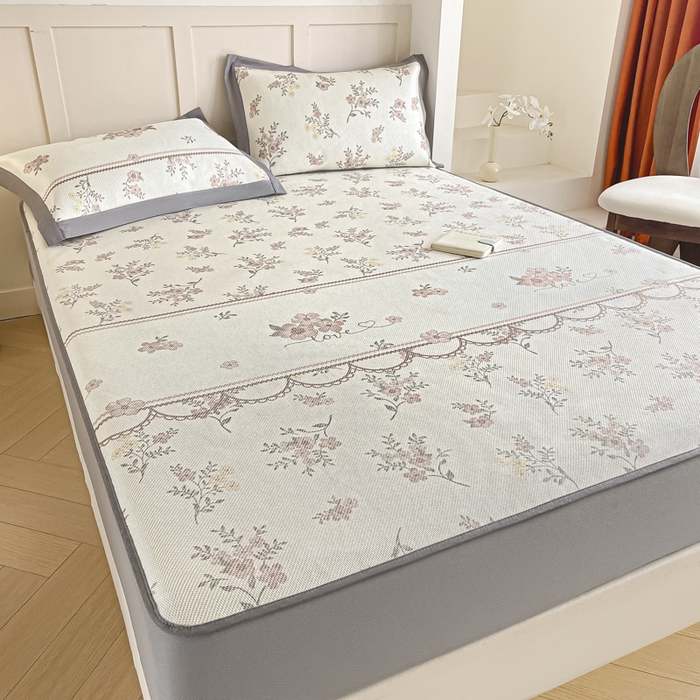 91家纺网 家纺一手货源 找家纺 柒月家居 2025新款小清新印花冰藤系列凉席席子-床笠款 花蔓