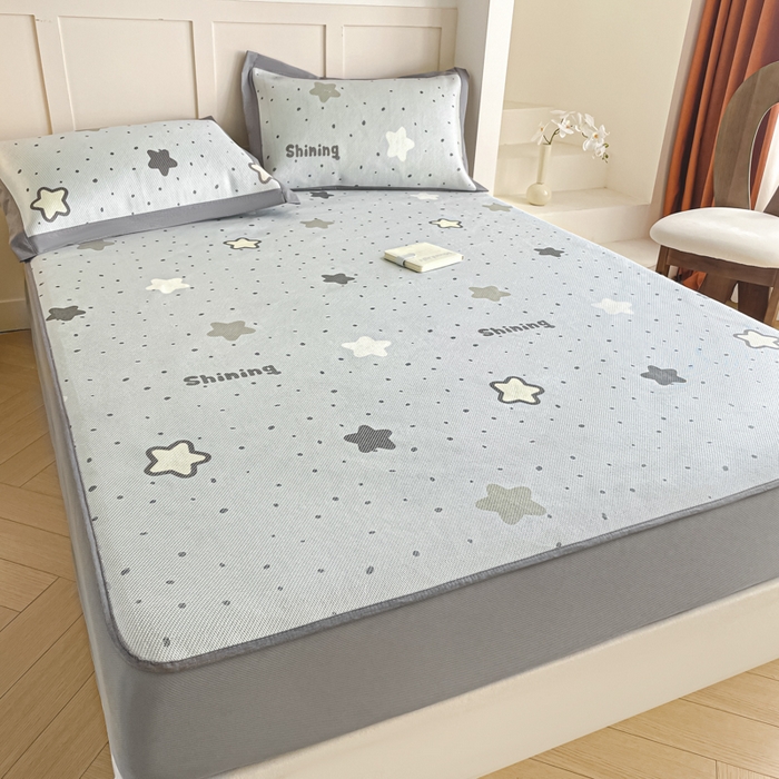 91家纺网 家纺一手货源 找家纺 柒月家居 2025新款小清新印花冰藤系列凉席席子-床笠款 夜空