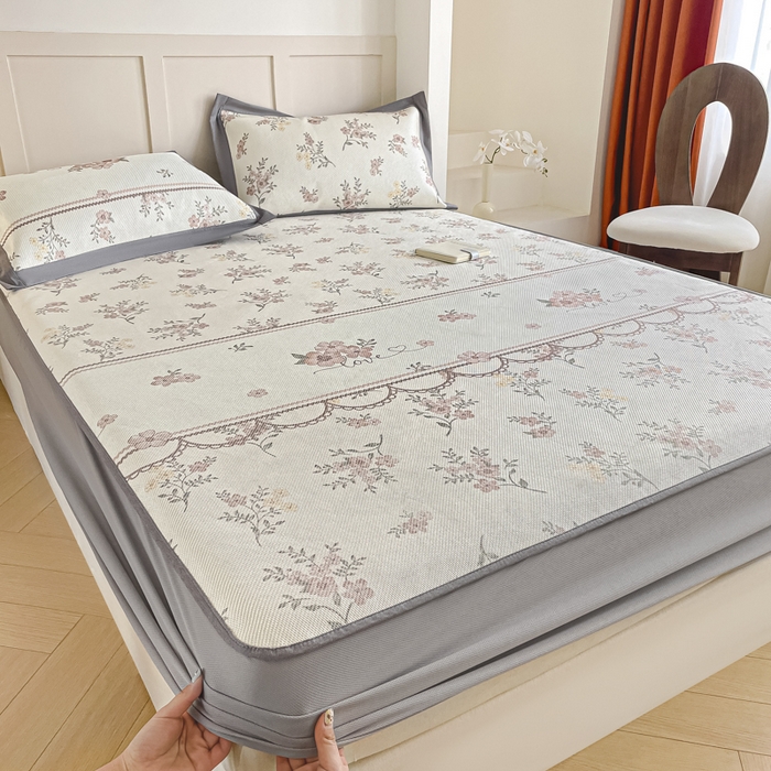 91家纺网 家纺一手货源 找家纺 柒月家居 2025新款小清新印花冰藤系列凉席席子-床笠款 花蔓