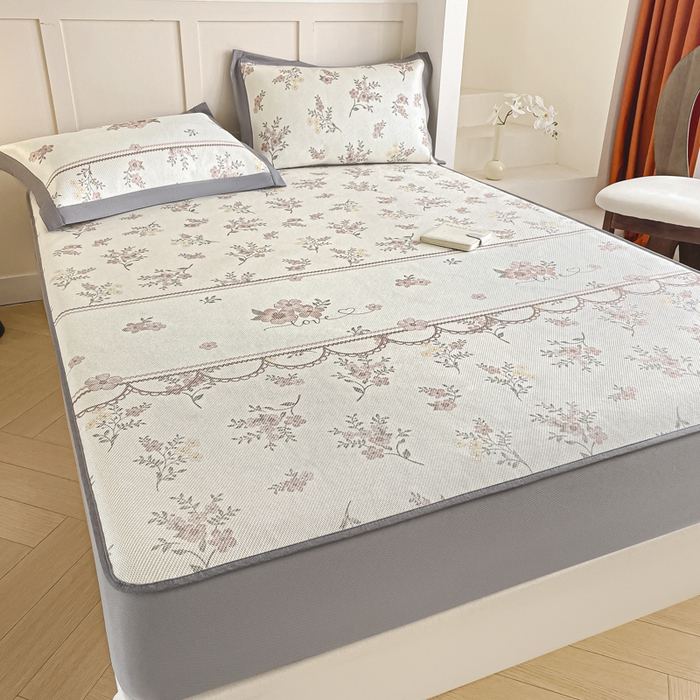 91家纺网 家纺一手货源 找家纺 柒月家居 2025新款小清新印花冰藤系列凉席席子-床笠款 花蔓