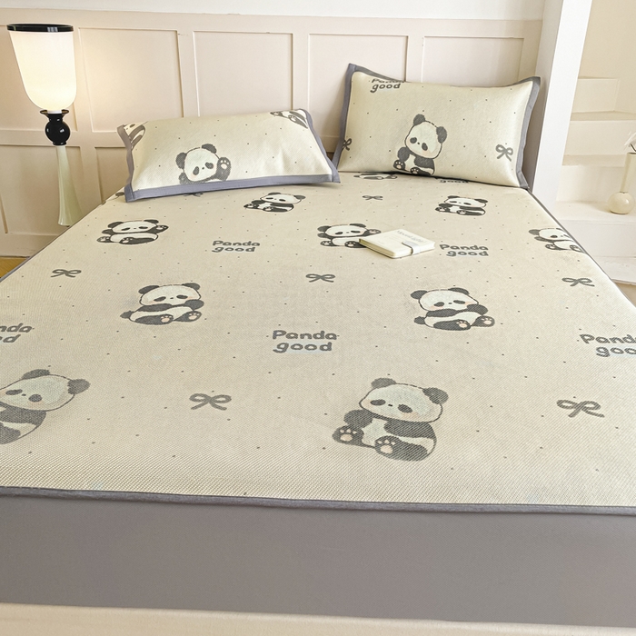 91家纺网 家纺一手货源 找家纺 柒月家居 2025新款小清新印花冰藤系列凉席席子-床笠款 熊猫团子