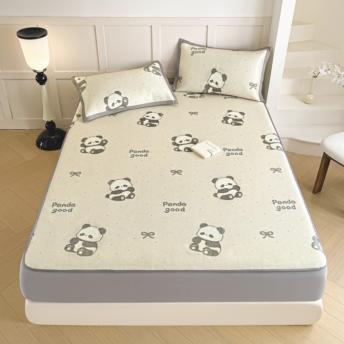 91家纺网 家纺一手货源 找家纺 柒月家居 2025新款小清新印花冰藤系列凉席席子-床笠款 熊猫团子